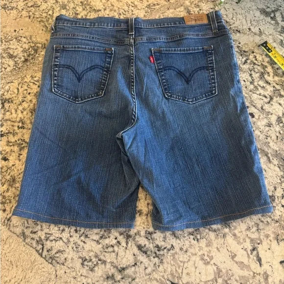 Levi’s Denim 9” Jean Shorts Women’s Size 16 - Picture 15 of 16